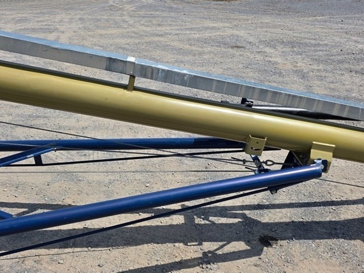 new-harvest-t852-8"x52'-transport-auger-image-8