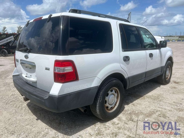 2013-ford-expedition-xlt-image-3