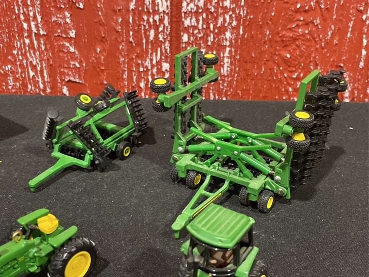 john-deere-64-image-3