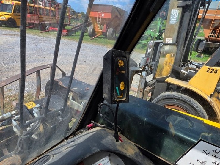 2011-jcb-515-40-image-45