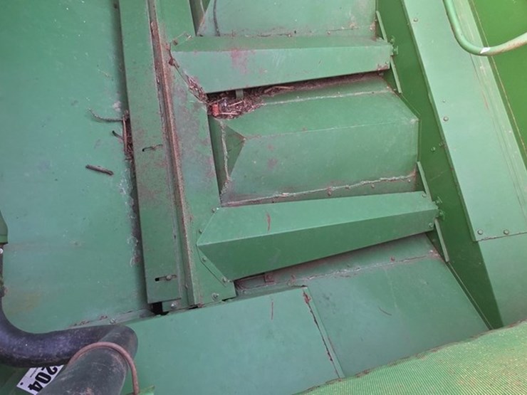 john-deere-4420-image-44
