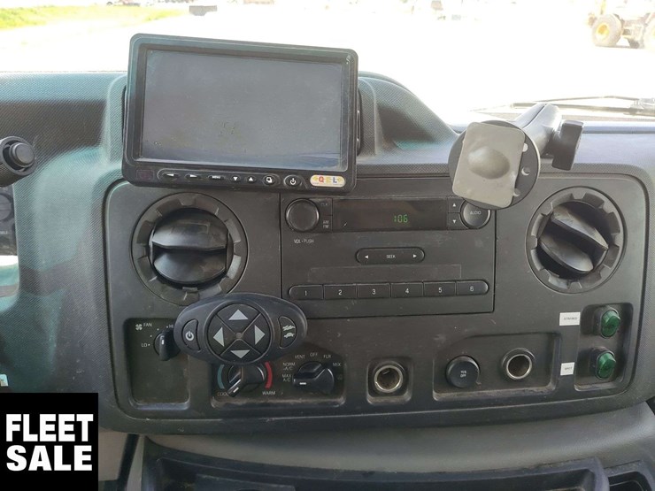 2012-ford-350-image-13