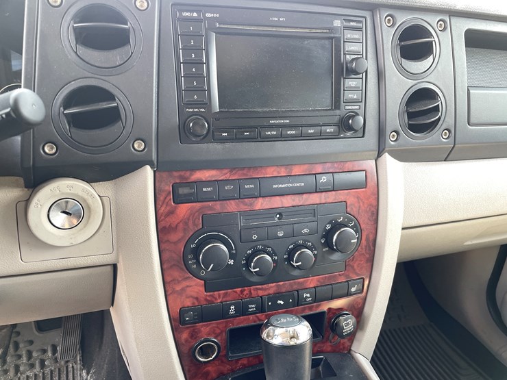2006-jeep-commander-image-28