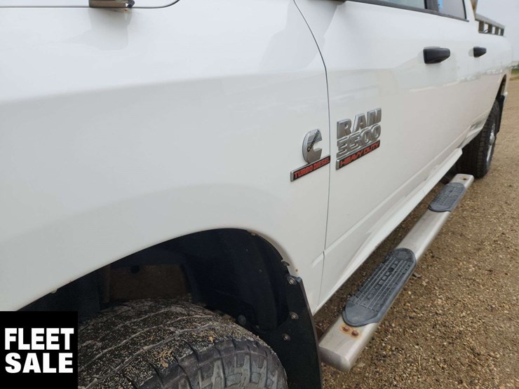 2015-ram-3500-slt-image-32