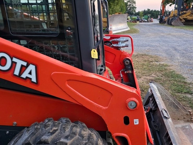 2016-kubota-ssv75-image-9