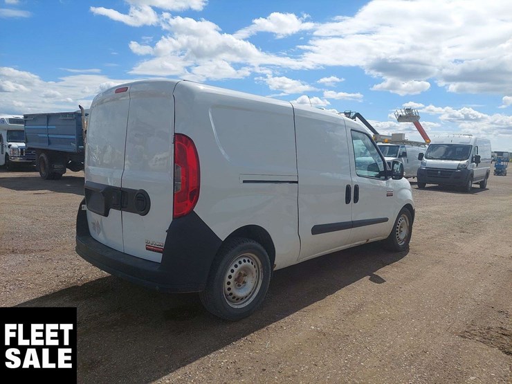 2015-ram-promaster-city-image-4