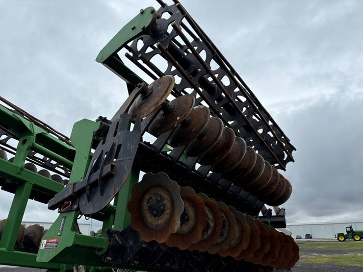 2020-john-deere-2680h-image-21