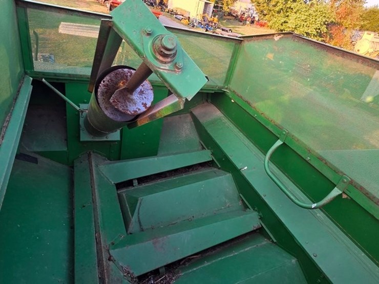 john-deere-4420-image-45