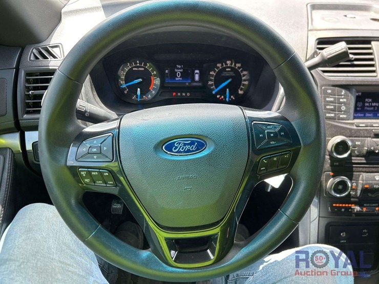 2017-ford-explorer-image-14