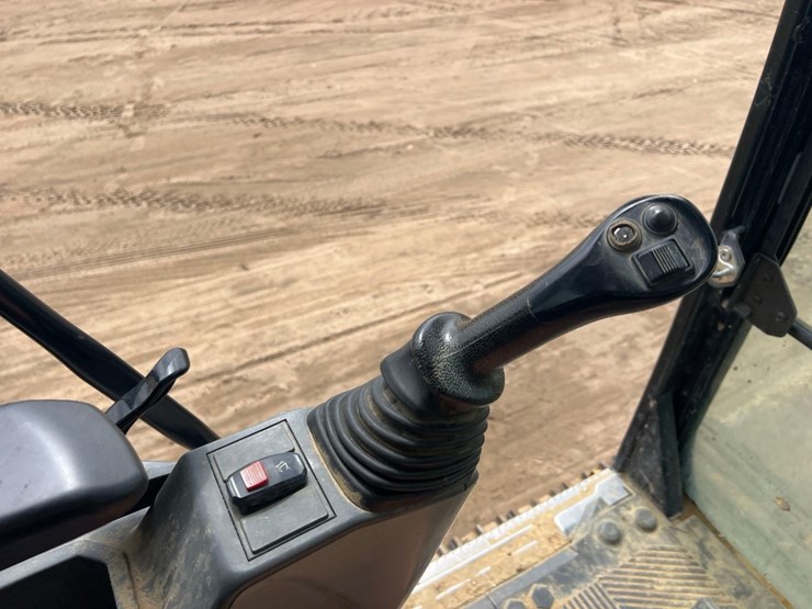 caterpillar-320gc-image-39