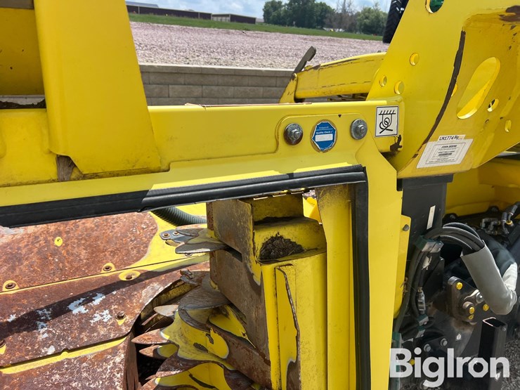 2020-john-deere-772-image-15
