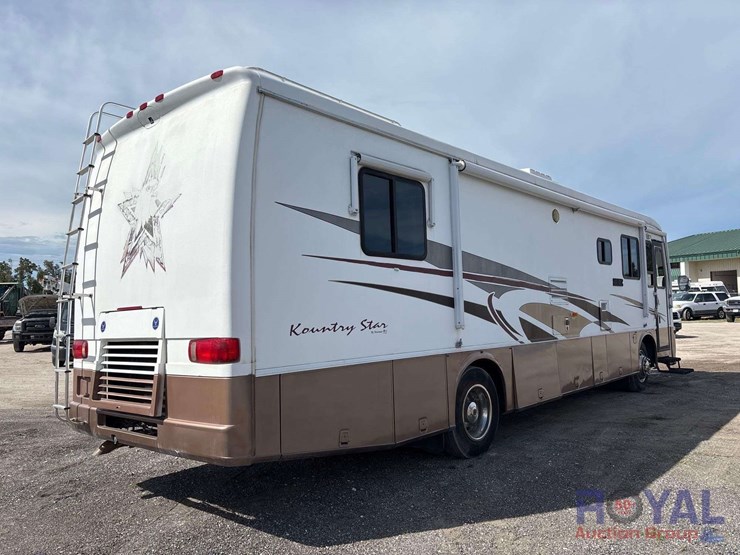 2002-kountry-star-motorhome-image-3