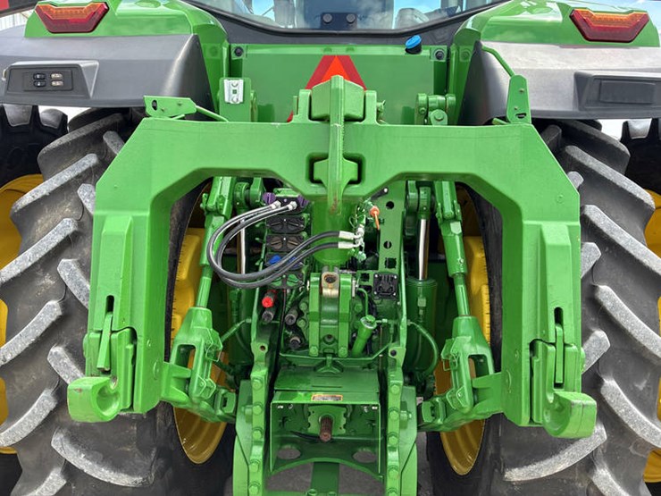 2023-john-deere-8r-340-image-23
