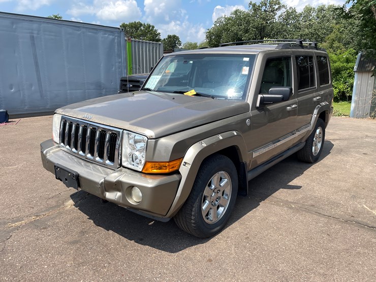 2006-jeep-commander-image-1