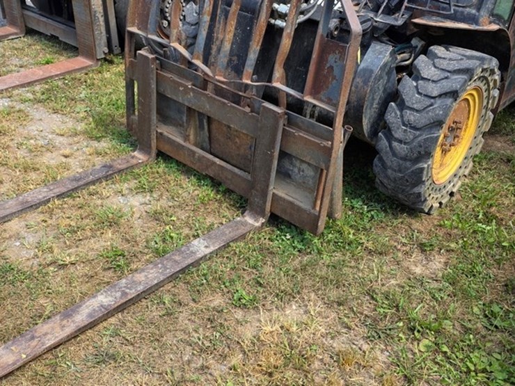 2011-jcb-515-40-image-28