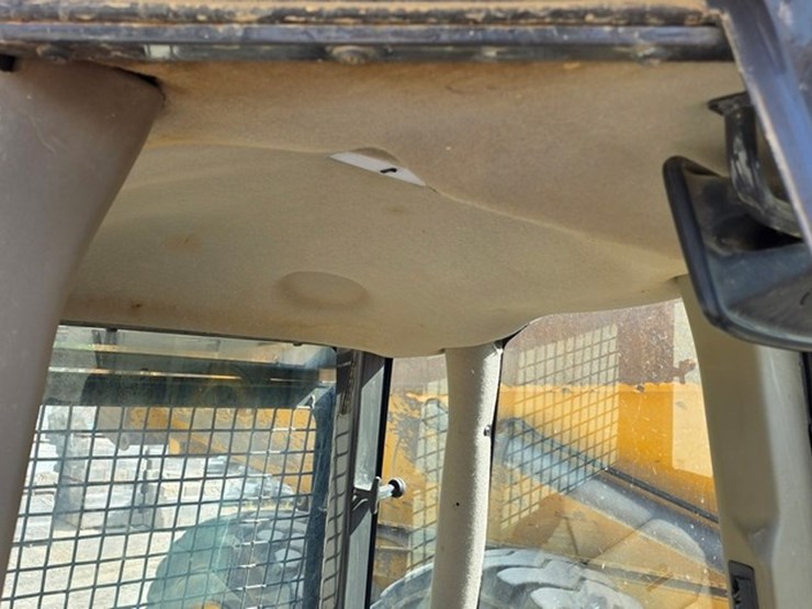 2012-case-850l-xlt-image-61