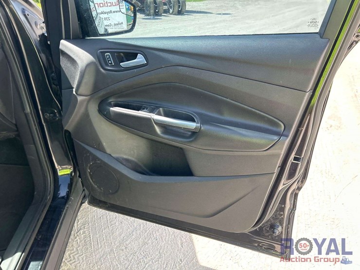 2015-ford-escape-image-18