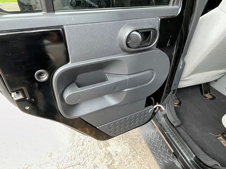 2007-jeep-wrangler-unlimited-sahara-image-71