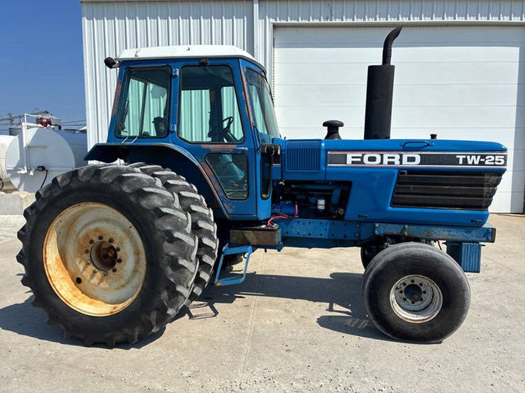 ford-tw25-image-3