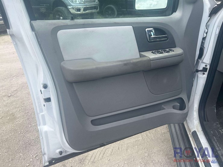 2006-ford-expedition-image-5