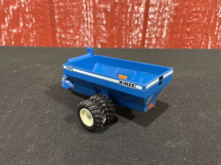 1999-kinze-840-image-5