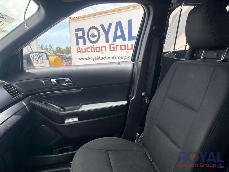 2019-ford-explorer-image-17
