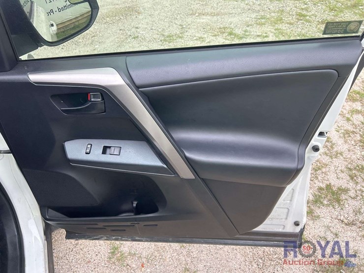 2018-toyota-rav4-image-23