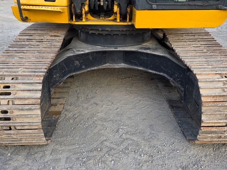 2013-deere-160g-lc-image-44