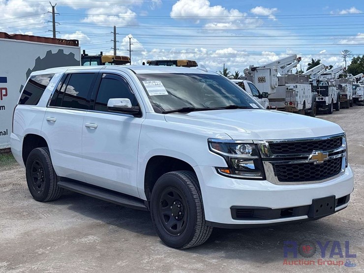 2019-chevrolet-tahoe-image-2