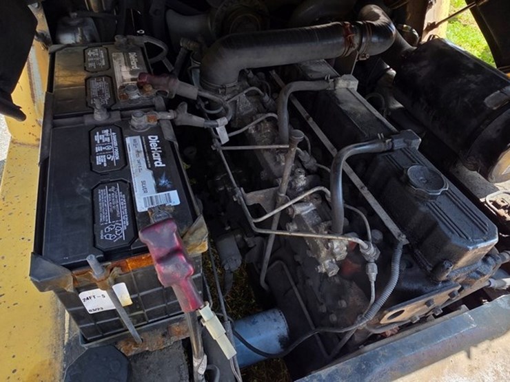2005-caterpillar-dp40kl-image-38