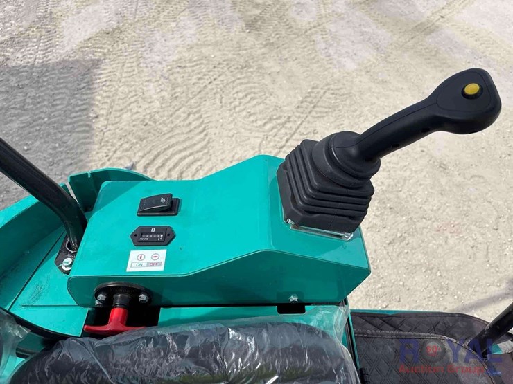 unused-2025-cfg-h15-mini-excavator-image-13