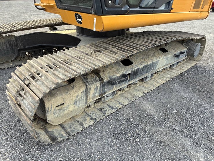 2021-john-deere-250-image-32