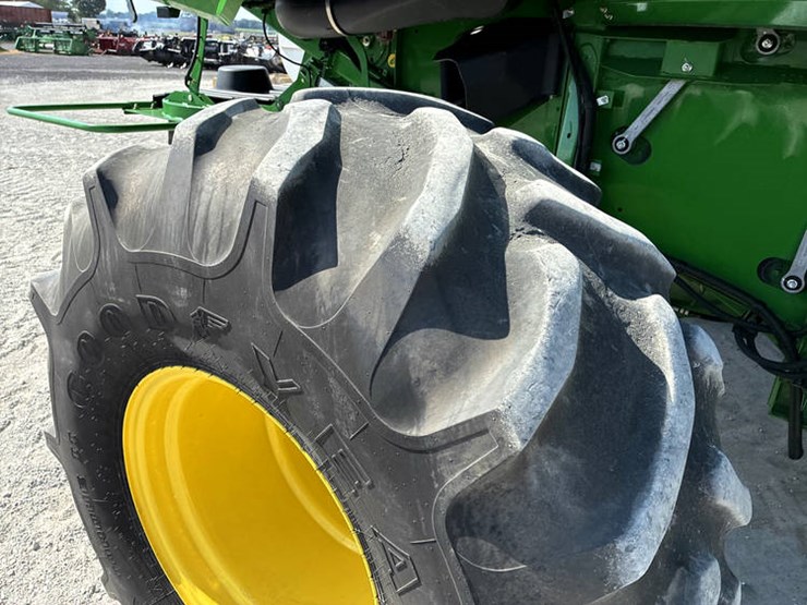 2013-john-deere-s670-image-45