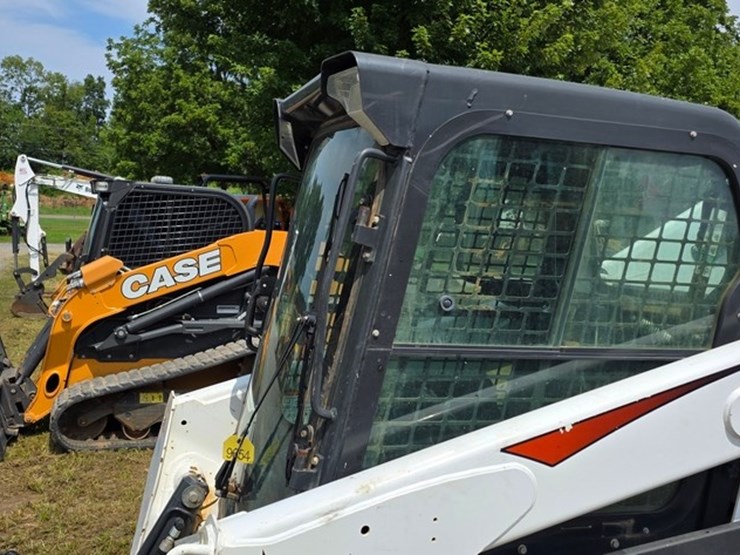 2022-bobcat-t770-image-33