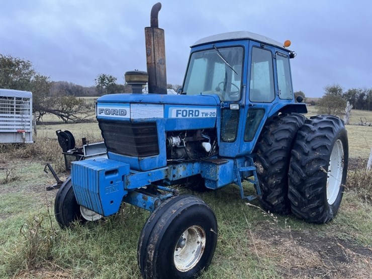 ford-tractor-image-1