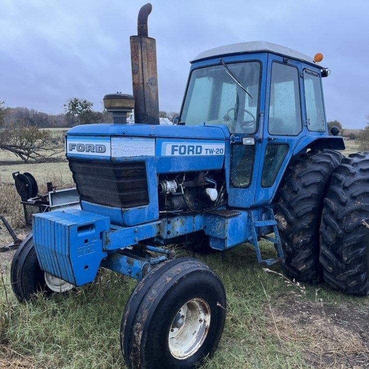 FORD TRACTOR