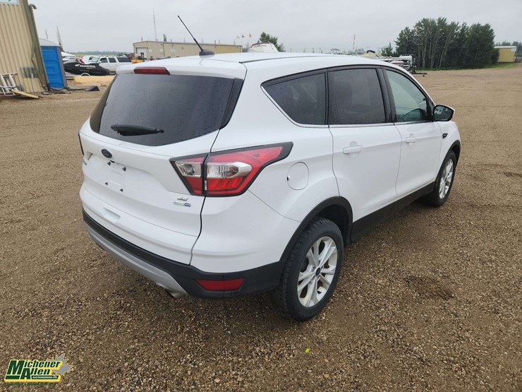 2017-ford-escape-se-image-4