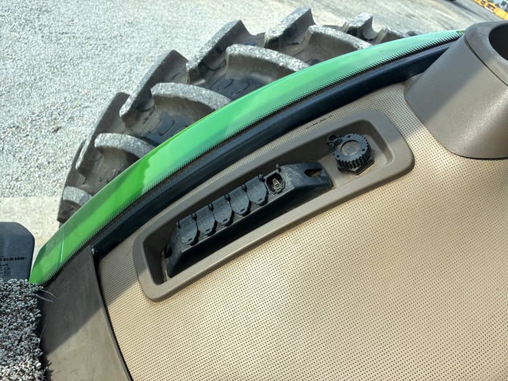 2012-john-deere-8360r-image-88