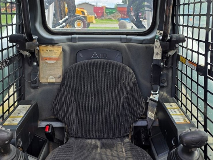 2020-bobcat-s850-image-45