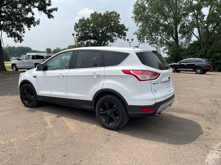 2015-ford-escape-se-image-3