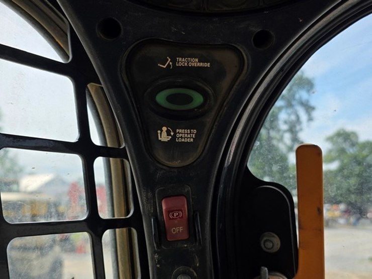 2022-bobcat-t770-image-55