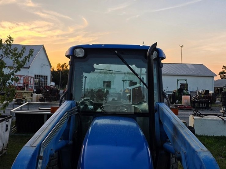 new-holland-tn70d-image-40