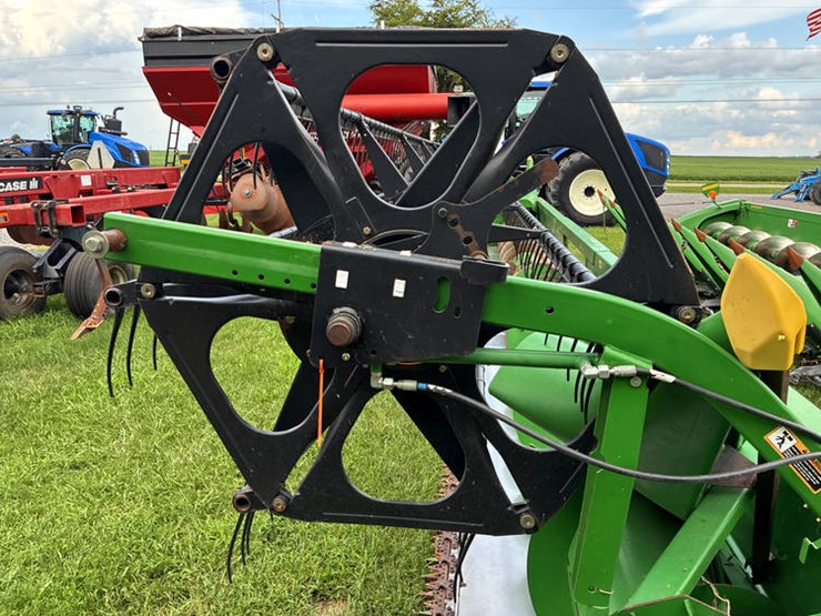 2010-john-deere-635f-image-7