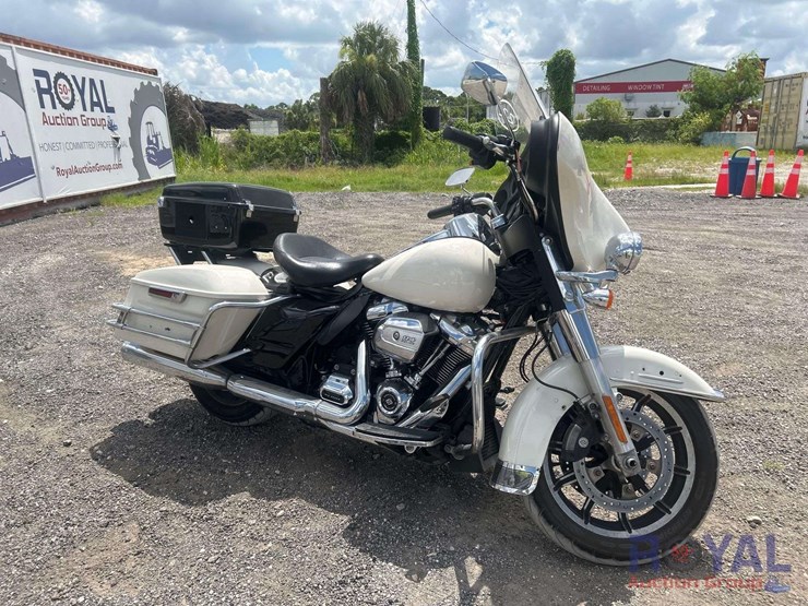 2019-harley-davidson-flhtp-police-electra-glide-motorcycle-image-2