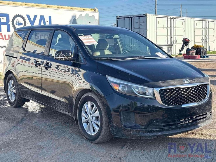 2015-kia-sedona-image-29