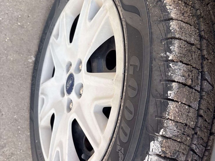 2015-ford-escape-image-28