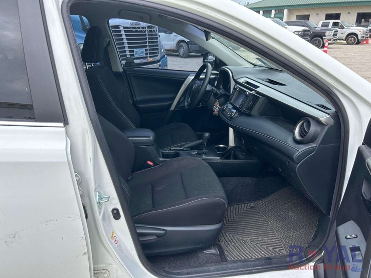 2018-toyota-rav4-image-30