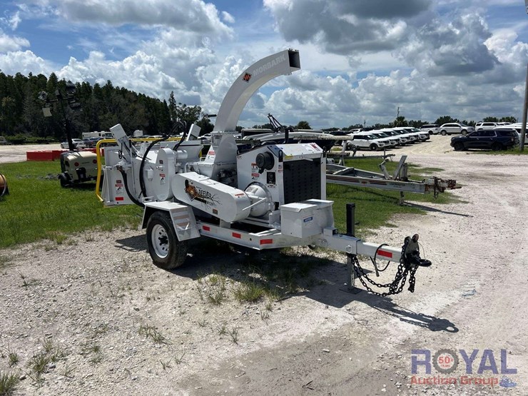 2017-e-z-beever-m12r-towable-brush-chipper-image-2