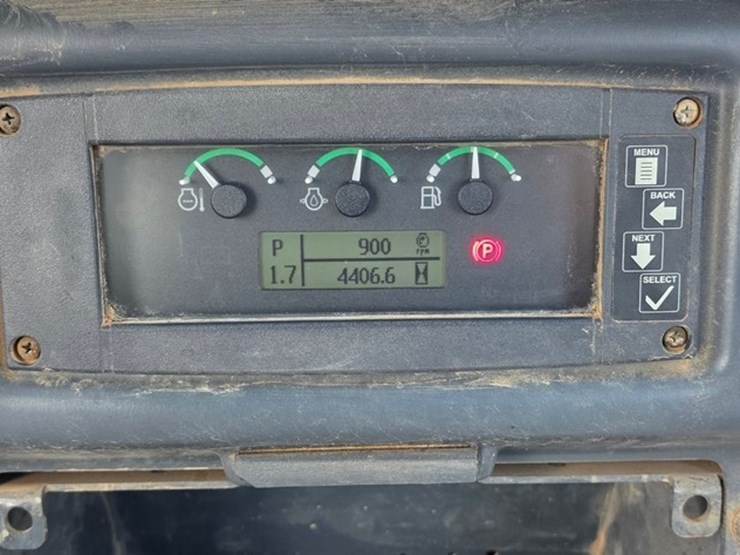 2014-deere-700k-lgp-image-79
