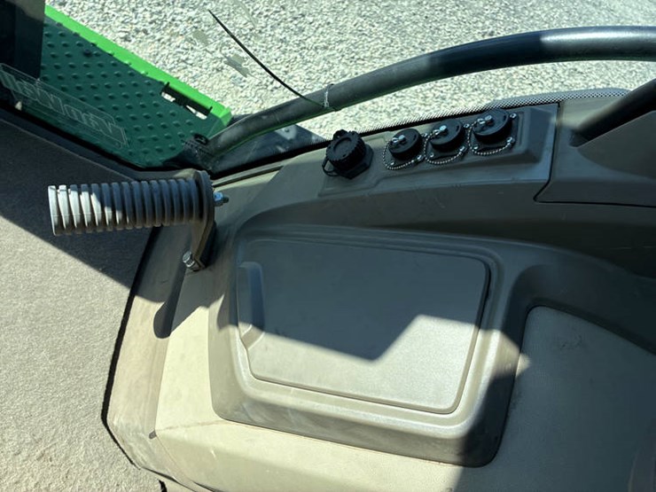 2020-john-deere-8rx-410-image-110